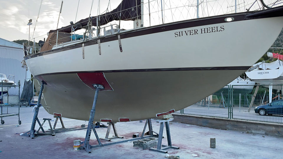 An Alajuela 38 long keel sailboat