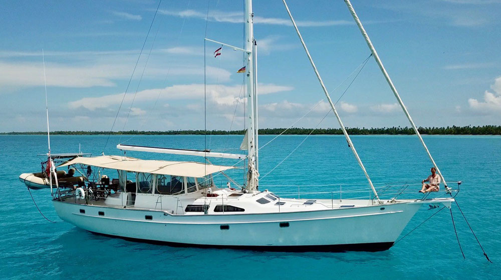 Irwin 54, 'Alila', at anchor 