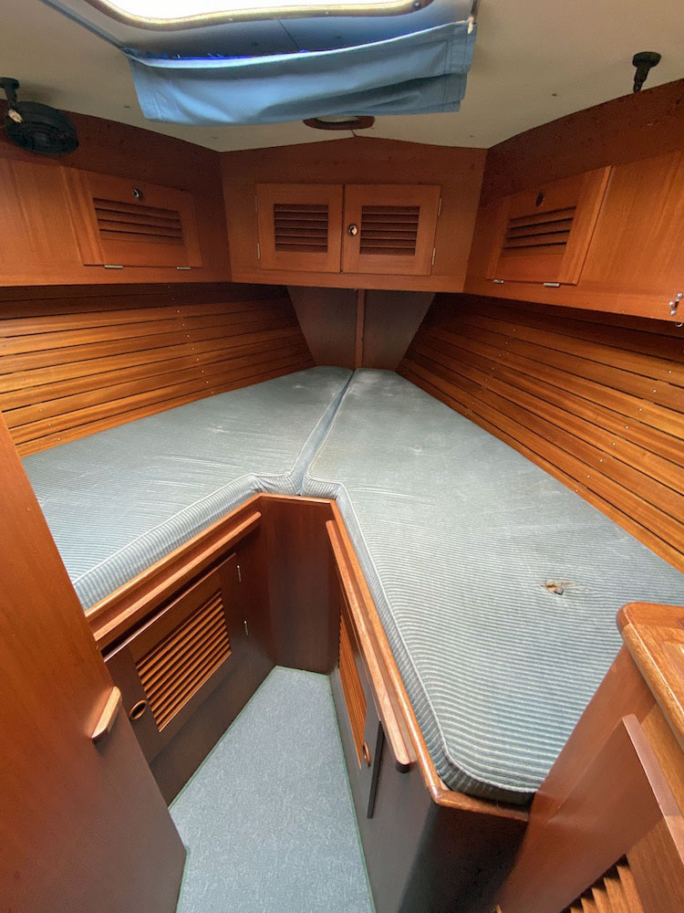 Hallberg-Rassy 42 images