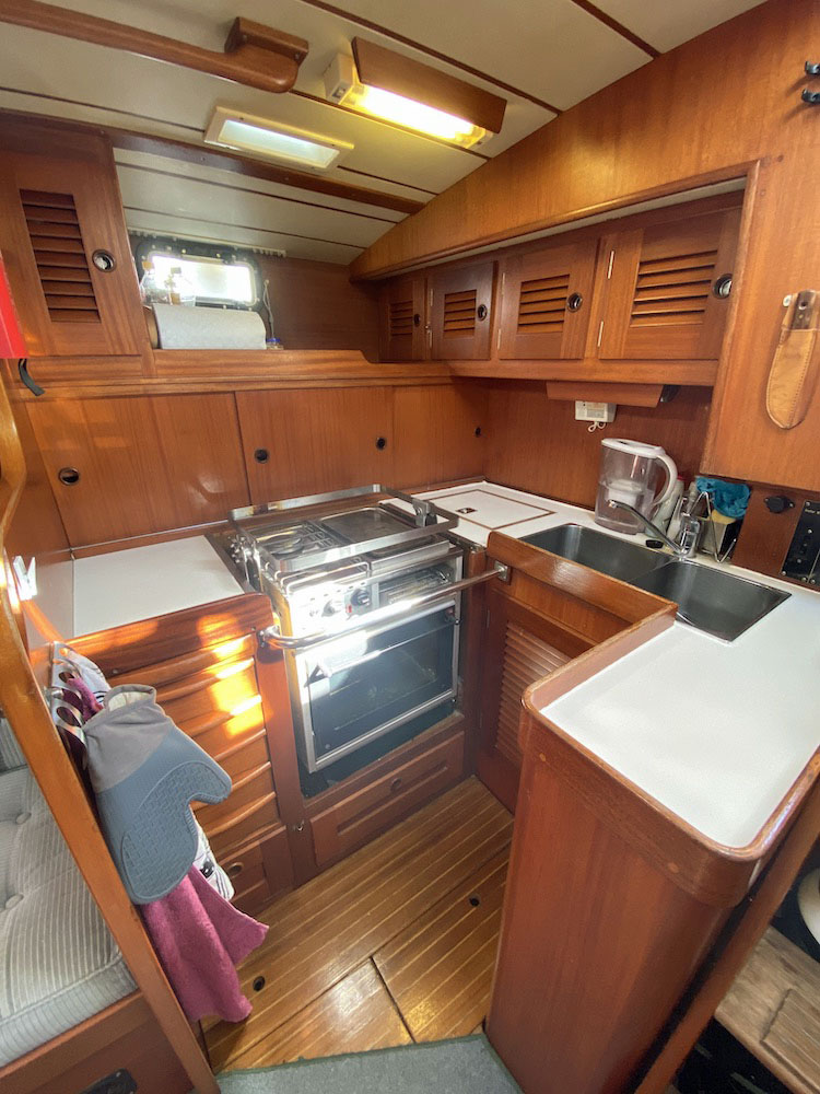 Hallberg-Rassy 42 images
