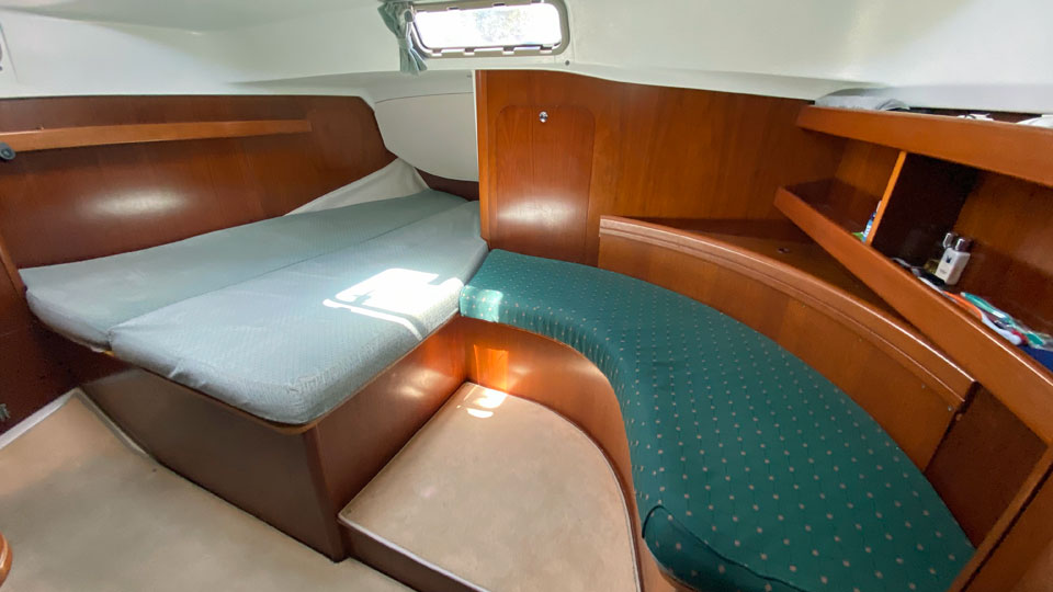 'Sunchaser Unplugged', aft cabin