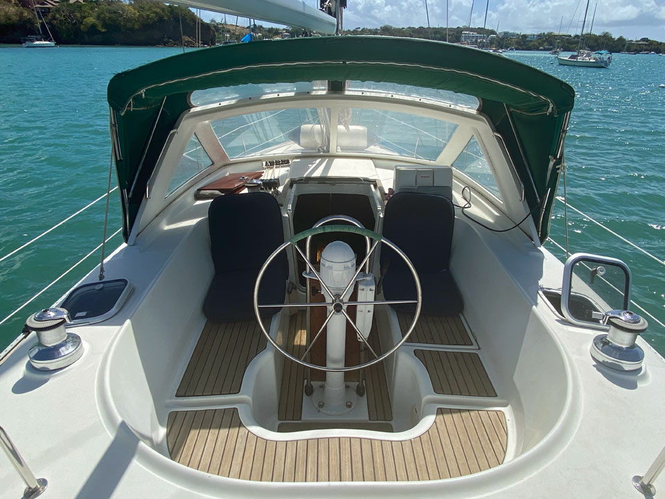 'Sunchaser Unplugged', cockpit looking forward