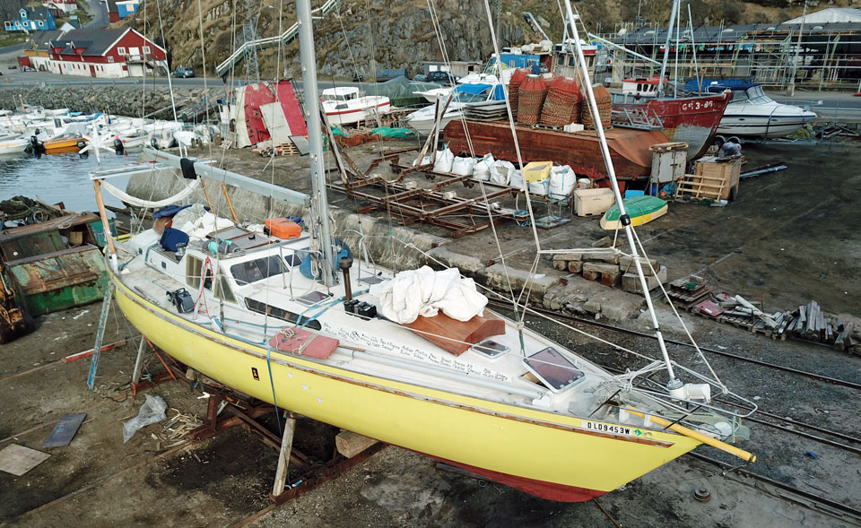 'Breskel'  ashore