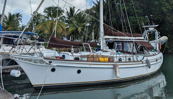 CSY 44 for sale, alongside