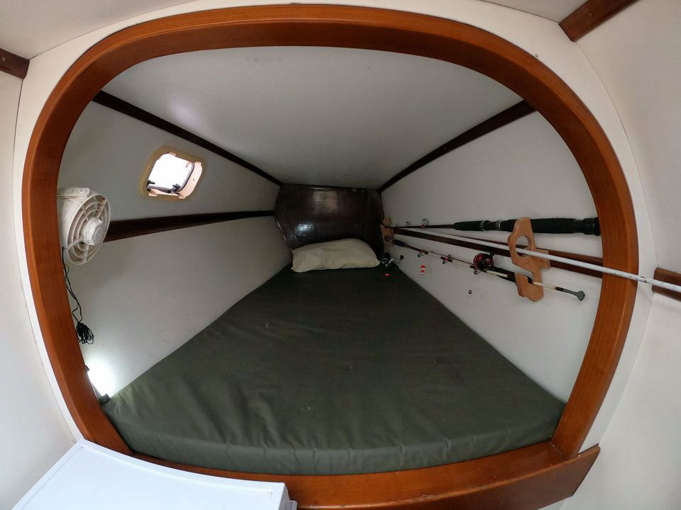 Single sleeping berth in a Catana 40 catamaran