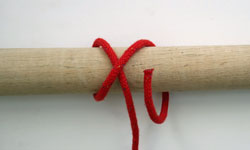 How to tie the Clove Hitch; Stage 2
