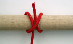 How to tie the Clove Hitch; Stage 3