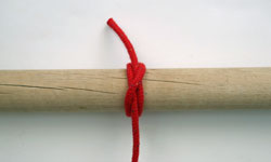 How to tie the Clove Hitch; Stage 4