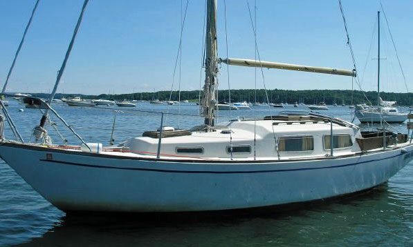 Great Dane 28 sailboat at anchor