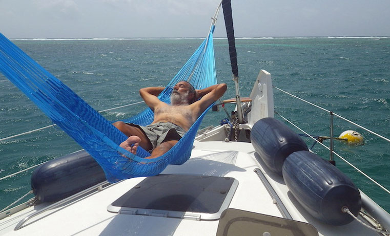 Hunter Passage 42 'Wahoo' foredeck hammock