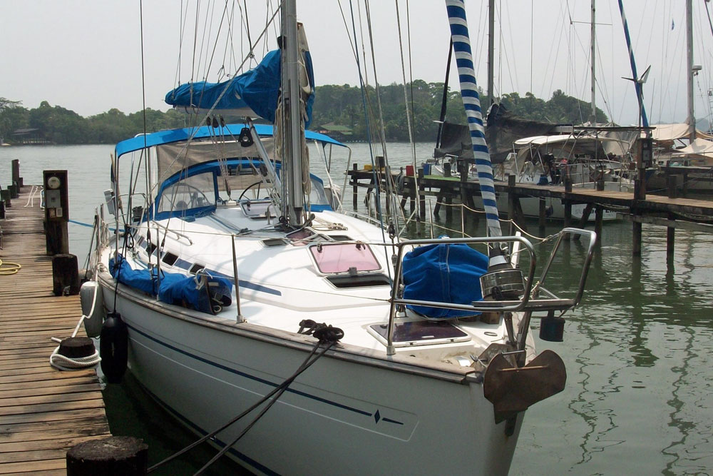 Bavaria 44, Helios