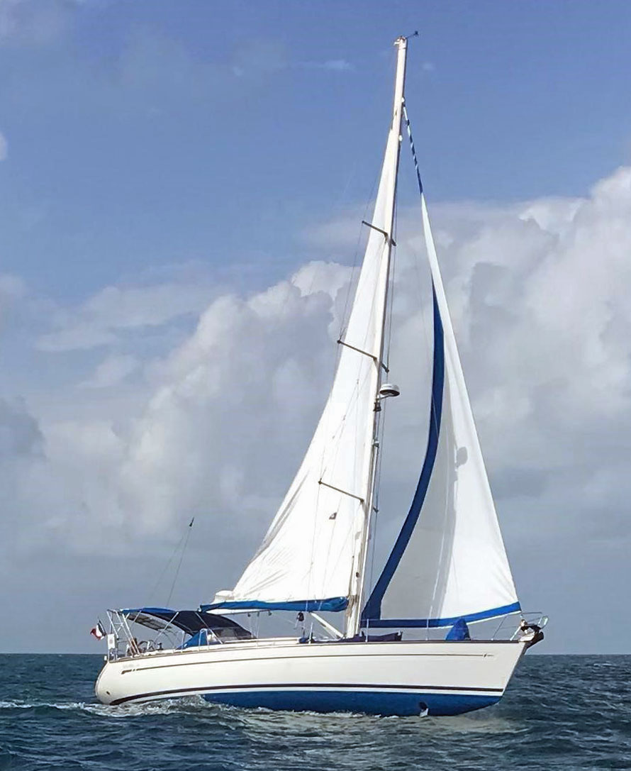 Bavaria 44, Helios