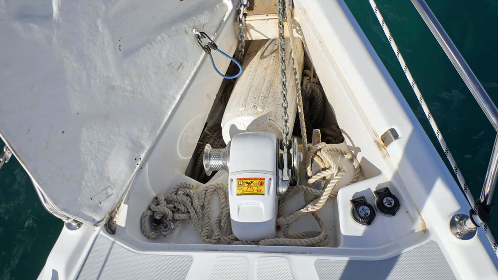 Anchor windlass on a 46' sailboat