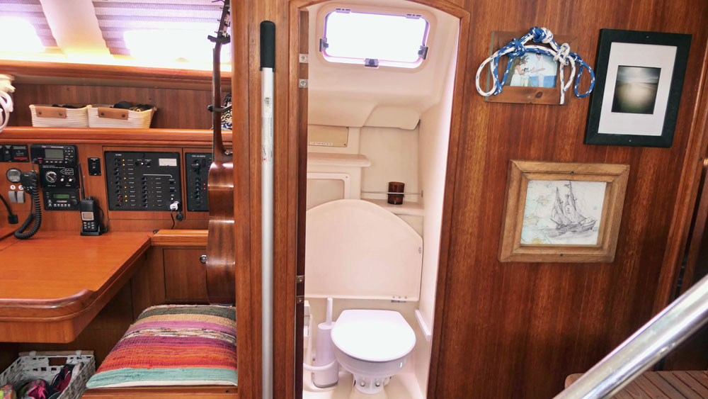 Head and shower unit on a Hunter 46LE