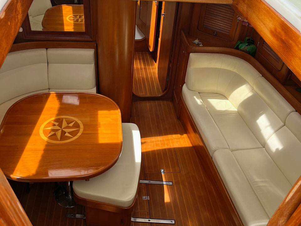 'Bijou', Hylas 46 interior