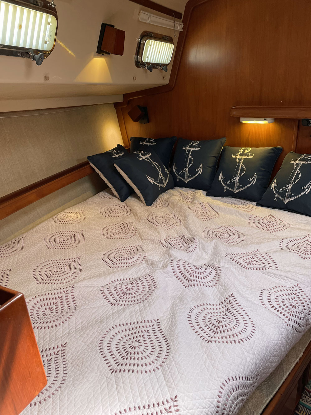 A double berth on an IP40 sailboat