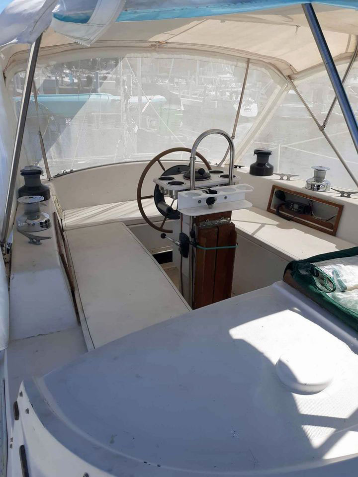 Irwin 37 sailboat, the cockpit