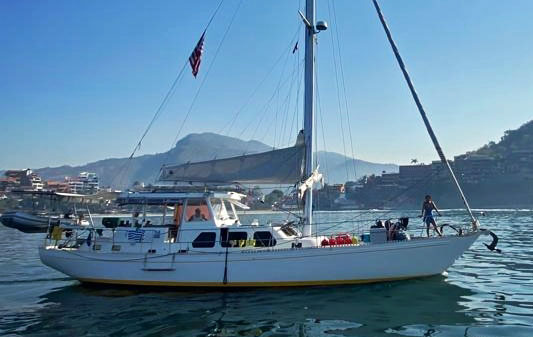 Columbia 56, 'Lusty', prepares to anchor