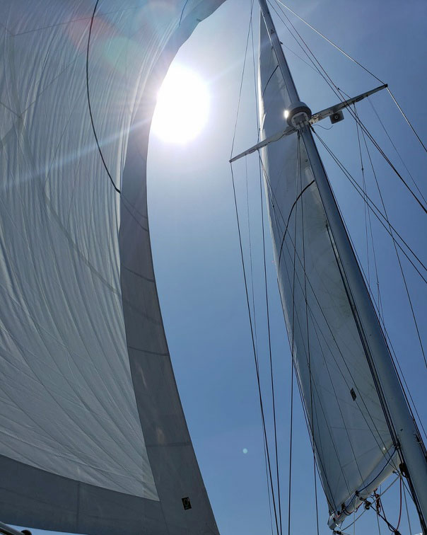 Columbia 56, 'Lusty', sails