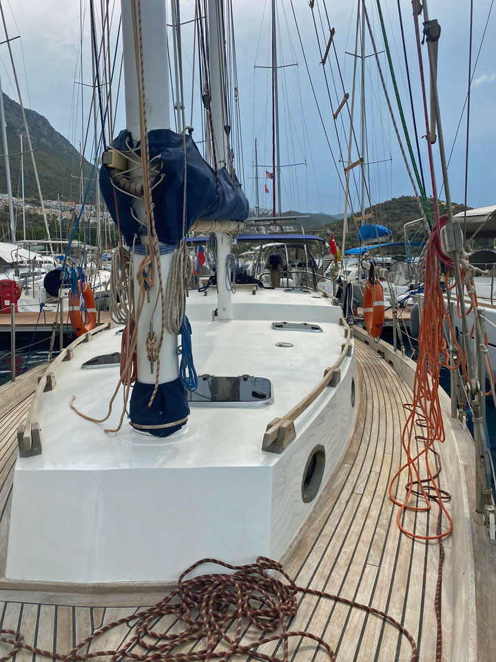 Hout Bay 40 'Mirage' sidedecks