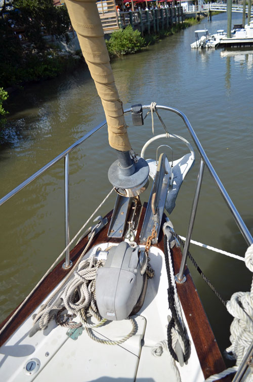 Pearson 424 ketch stemhead arrangement