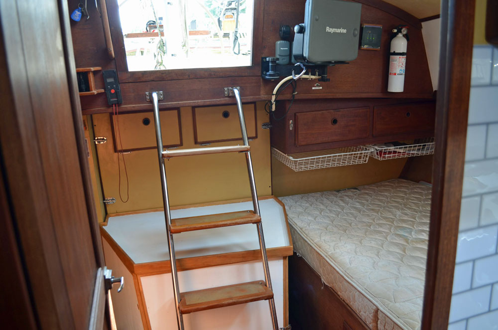 Pearson 424 ketch companionway