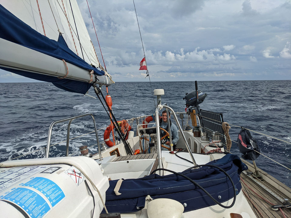 Rival 38, 'Manhe', underway