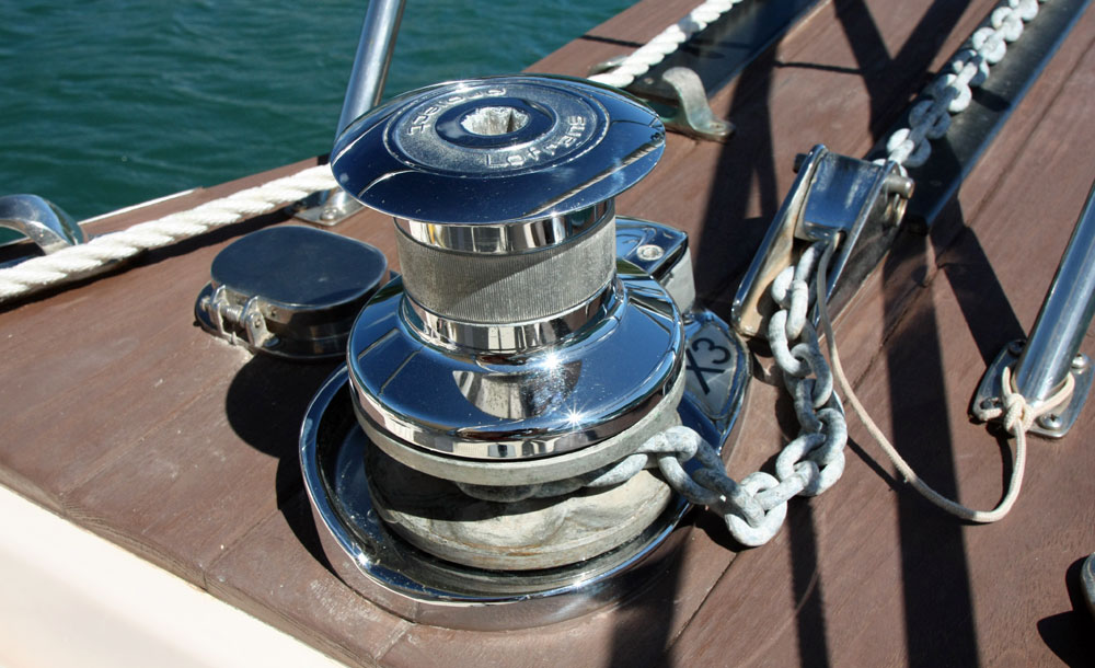 Lofrans X3 vertical windlass with 8 mm gypsy installed on a 40 ft sailboat