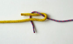 How to tie the sheetbend; Stage 3