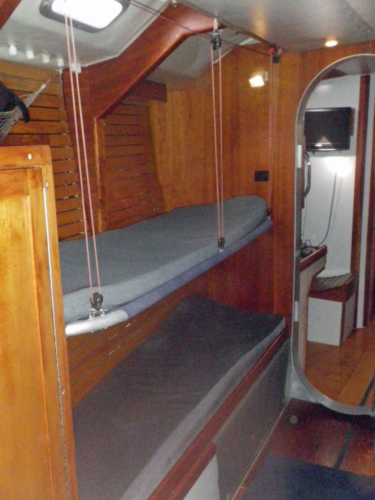 'Silver Bullet', a Hike Metal 55 pilot berth (pilot)