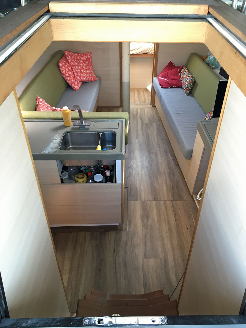 Main cabin on a Van de Stadt Caribbean 40 sailboat