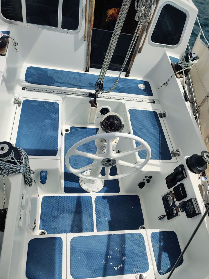 'Freja', a Voyager 35 Sailboat cockpit