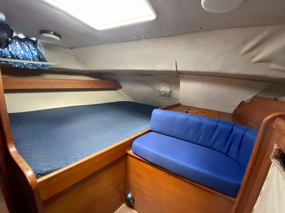 Westerly Oceanranger 38 'Petrel Blue' aft berth