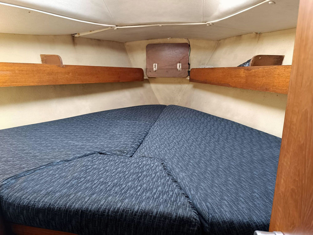 Westerly Oceanranger 38 'Petrel Blue' V-berth