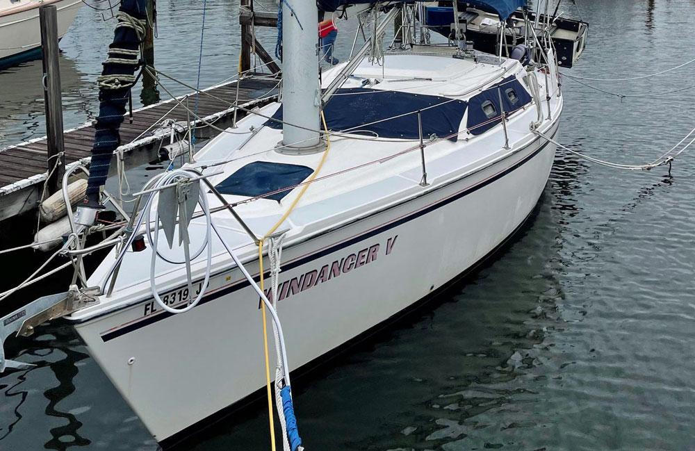 'Windancer', a Hunter Vision 32 sailboat