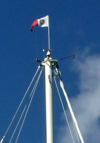 Yachtclub burgee at masthead