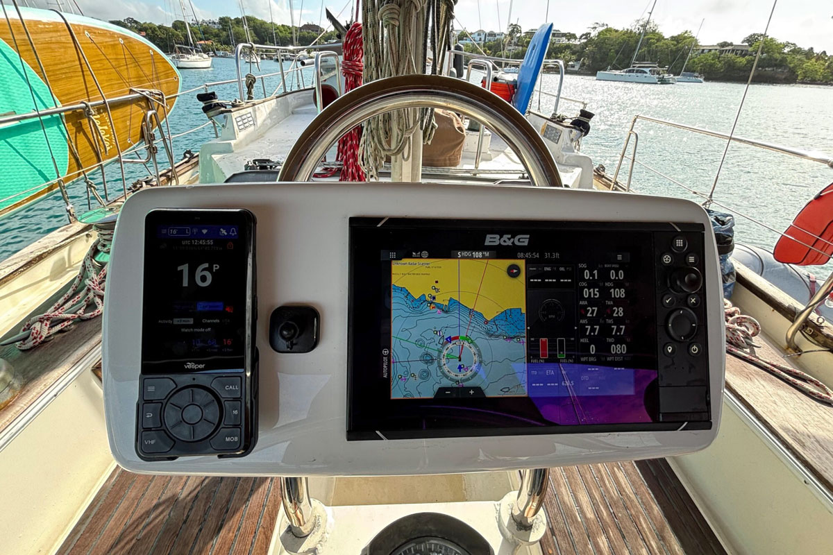 'Flying Whale', Alajuela 48, cockpit 3