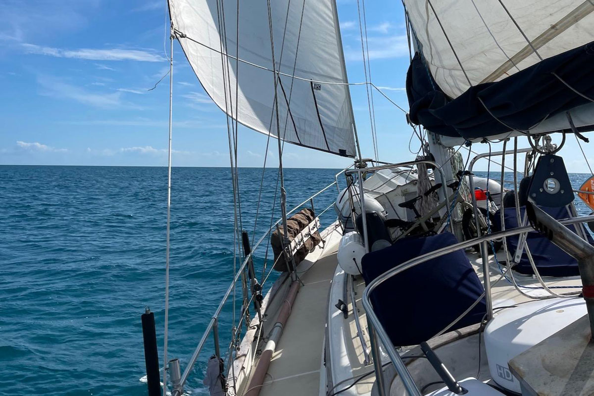 'Flying Whale', Alajuela 48, sailing