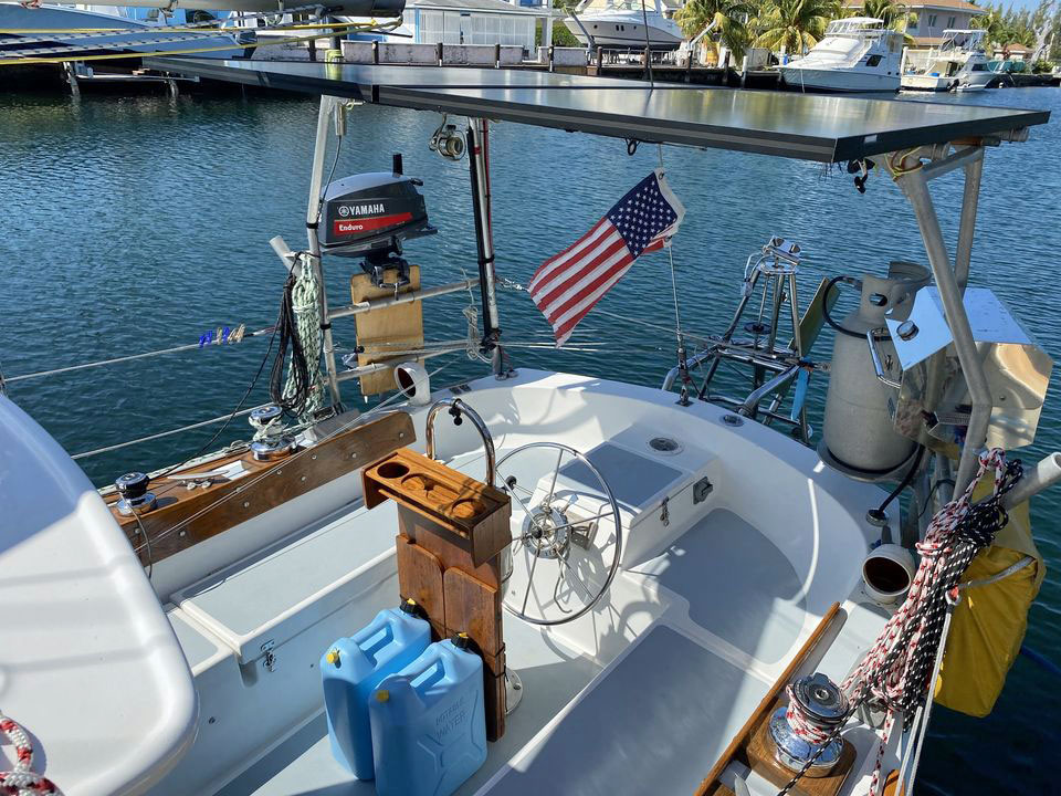 Allied Seawind MkII sailboat - cockpit