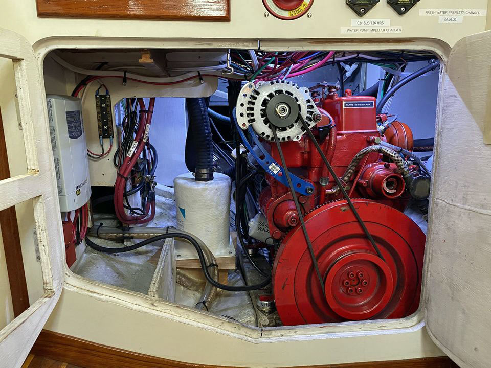 Allied Seawind MkII sailboat - engine