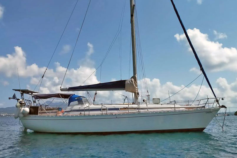A Beneteau Idylle 44 sailboat at anchor