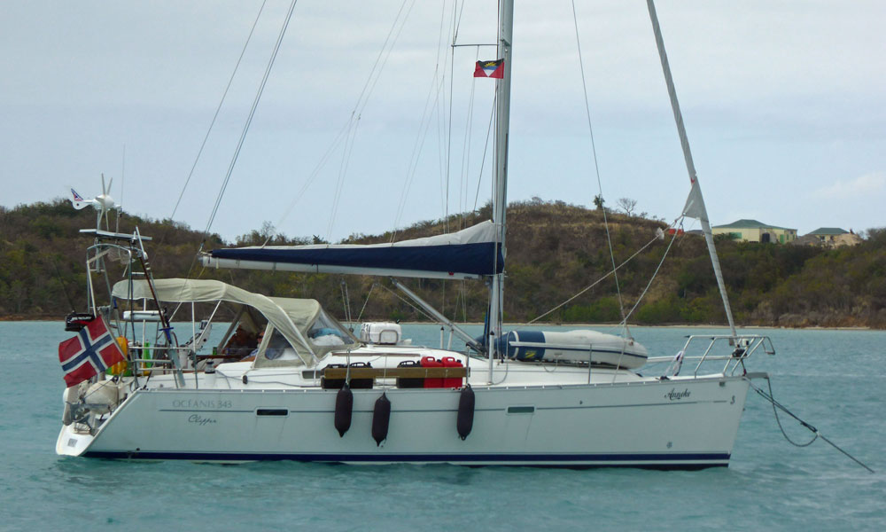 'Annike', a Beneteau Oceanis Clipper 343 cruising yacht