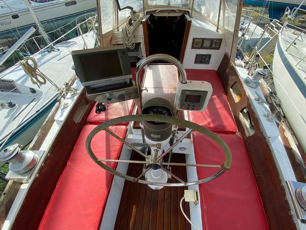 Bristol 40 cockpit 1