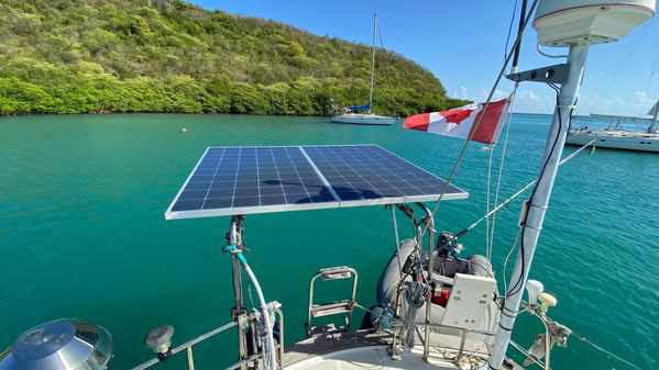 Catalina Morgan 43, 'Cabo Frio', solar panels