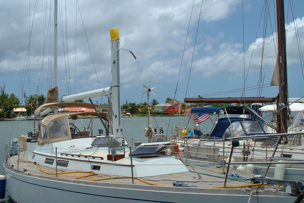 Keel-stepped mast failure