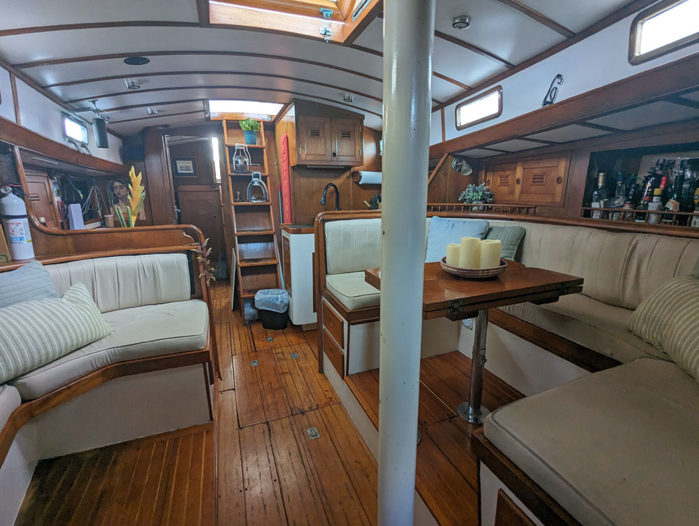 'Revelia', Cheoy Lee, saloon 10