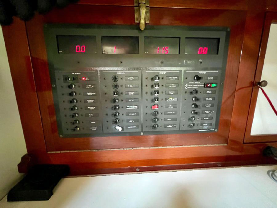 Cherubini 44 'Magic' electric panel 2