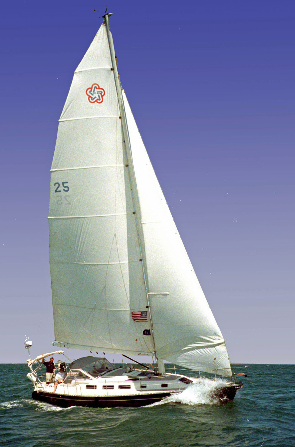Freedom 40/40 fractional sloop beating to windward