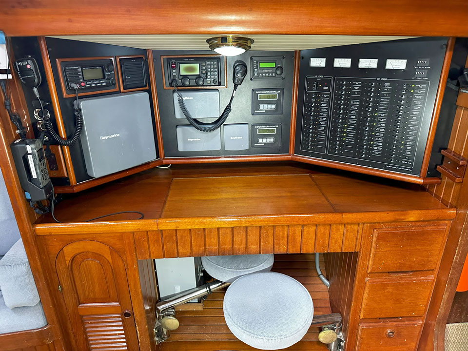 Hans Christian 48T nav station