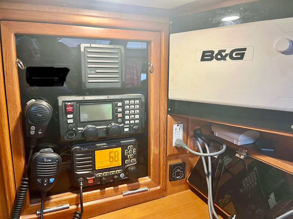 Hylas 46 Comms